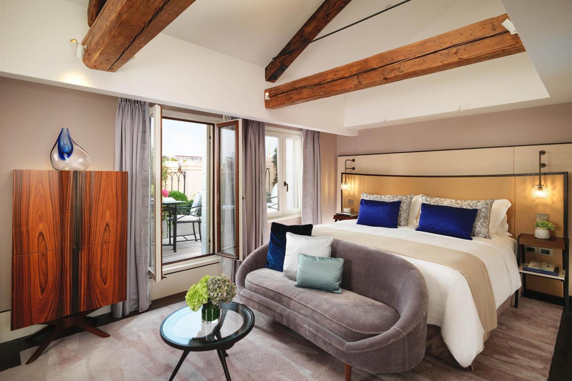 King Room Terrace Canal View