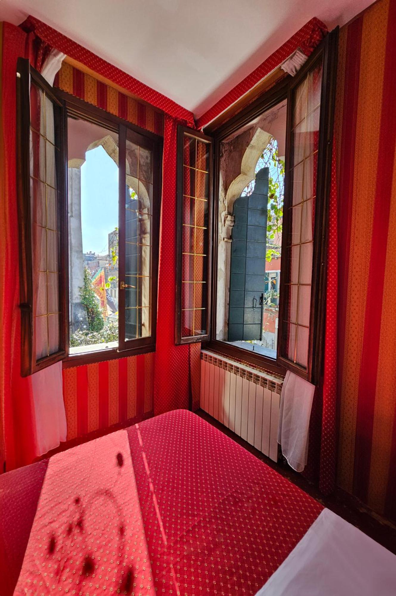 Superior Double or Twin Room Garden View