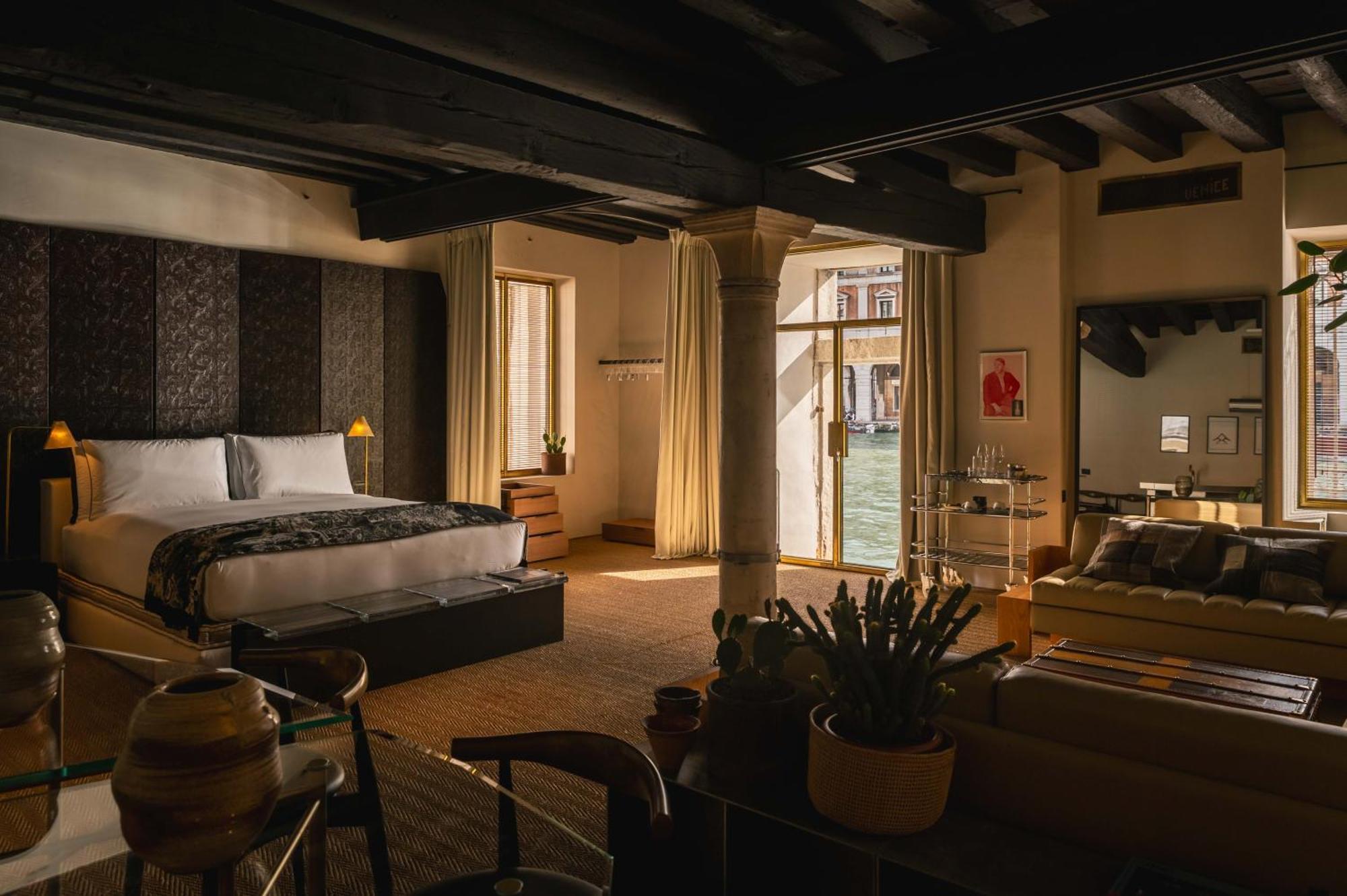 Apartment with Grand Canal and Rialto bridge view