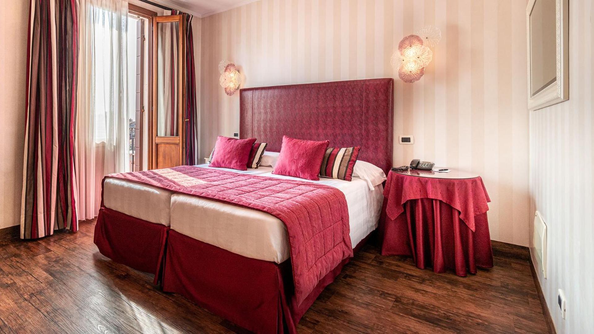 Superior Double Room Canal View