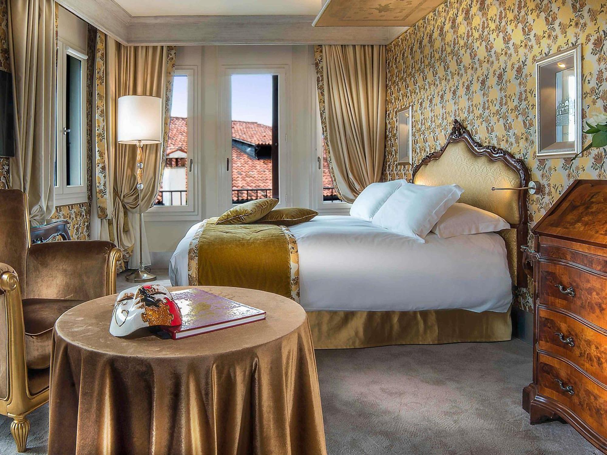 Deluxe Suite Canal View