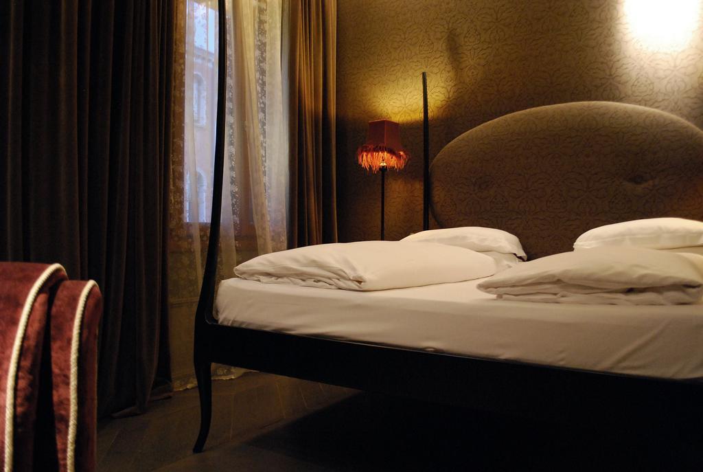 Deluxe Double Room with Canal View