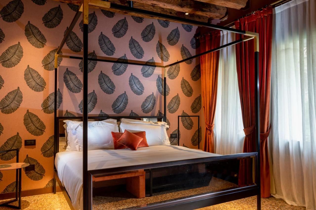 Suite with Garden View